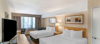 Quality Hotel & Suites Montreal East