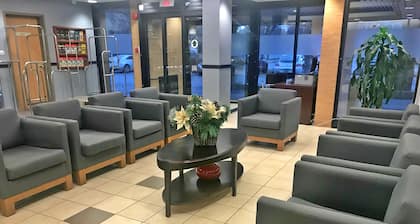 Quality Hotel & Suites Montreal East