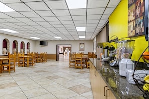 Free daily continental breakfast