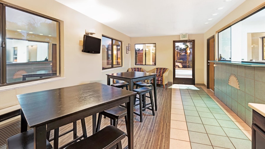 Days Inn by Wyndham Espanola