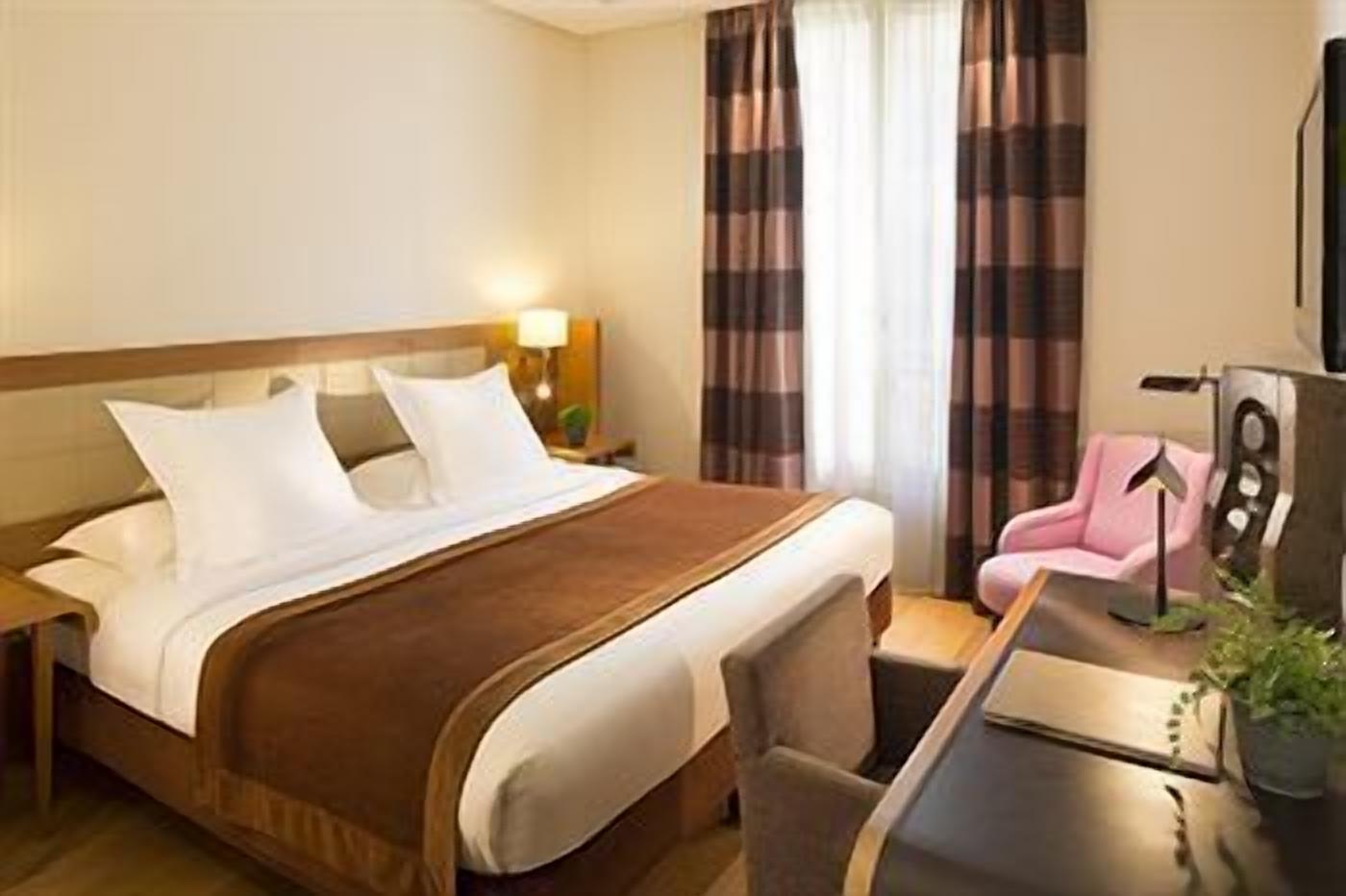 Ropa de cama de alta calidad y minibar 