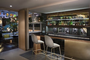 Bar (in der Unterkunft)