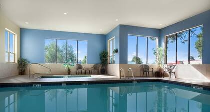 Days Inn & Suites by Wyndham East Flagstaff