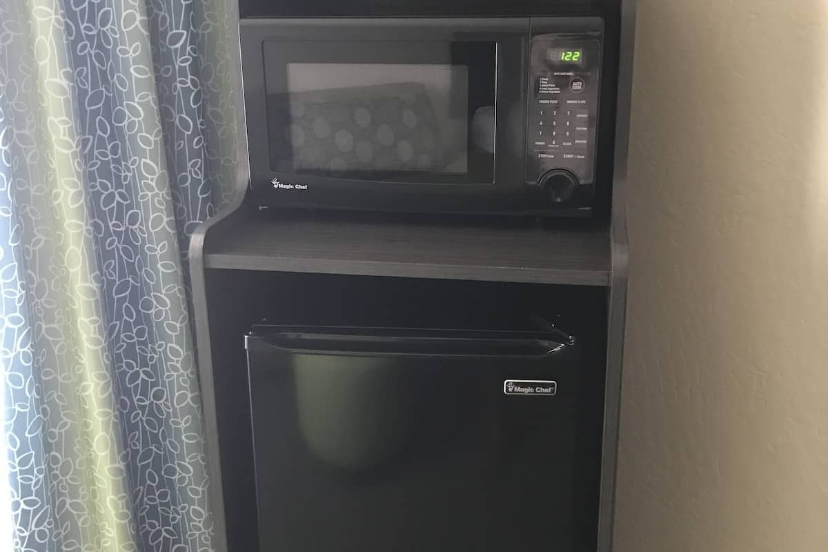 fridge, microwave