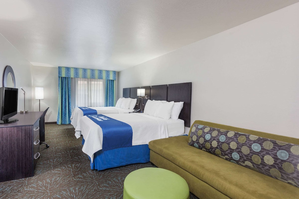 Studio Suite, 2 Queen Beds (No Pets Allowed)