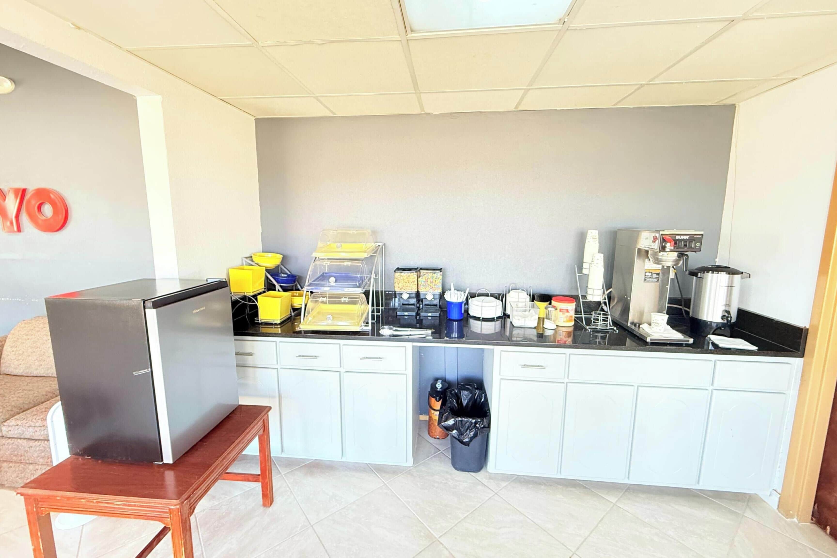 Free daily continental breakfast