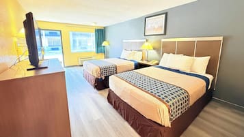 Una scrivania, Wi-Fi gratuito, lenzuola