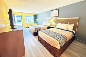 Desk, free WiFi, bed sheets - OYO Hotel Williamston (Williamston)