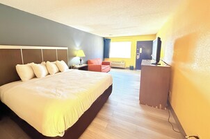 Escritorio, wifi gratis y ropa de cama 