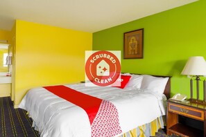 デスク、WiFi (無料)、ベッドシーツ