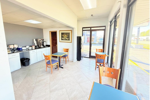 Free daily continental breakfast