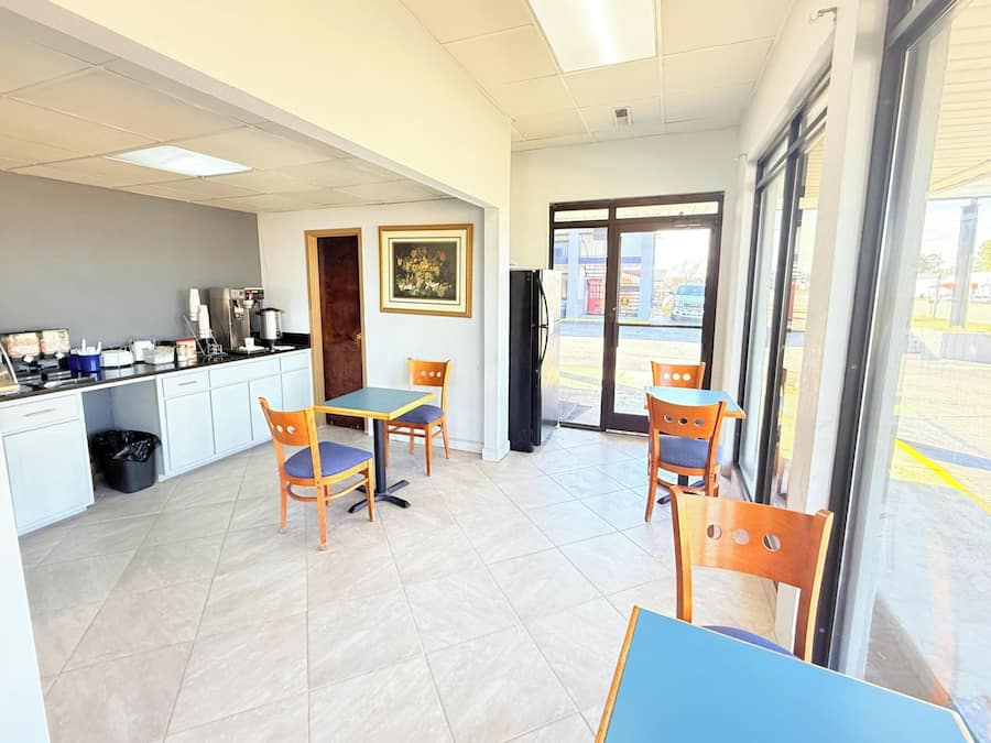 Desayuno continental incluido todos los días