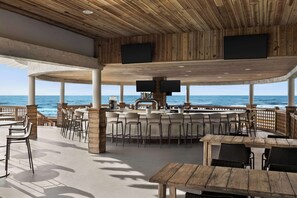 2 bars/lounges, poolside bar