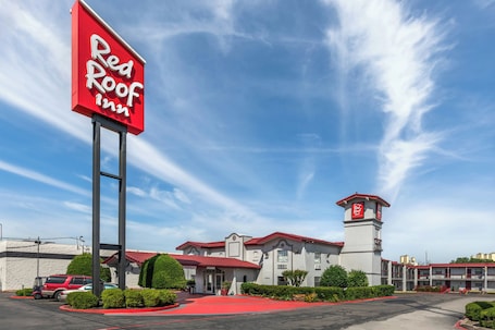 Exterior. Red Roof Inn North Dallas - Park Central