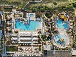 7 outdoor pools