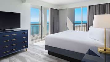 1 makuuhuone, ylelliset vuodevaatteet, tallelokero huoneessa, työpöytä