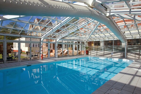 2 indoor pools, pool loungers