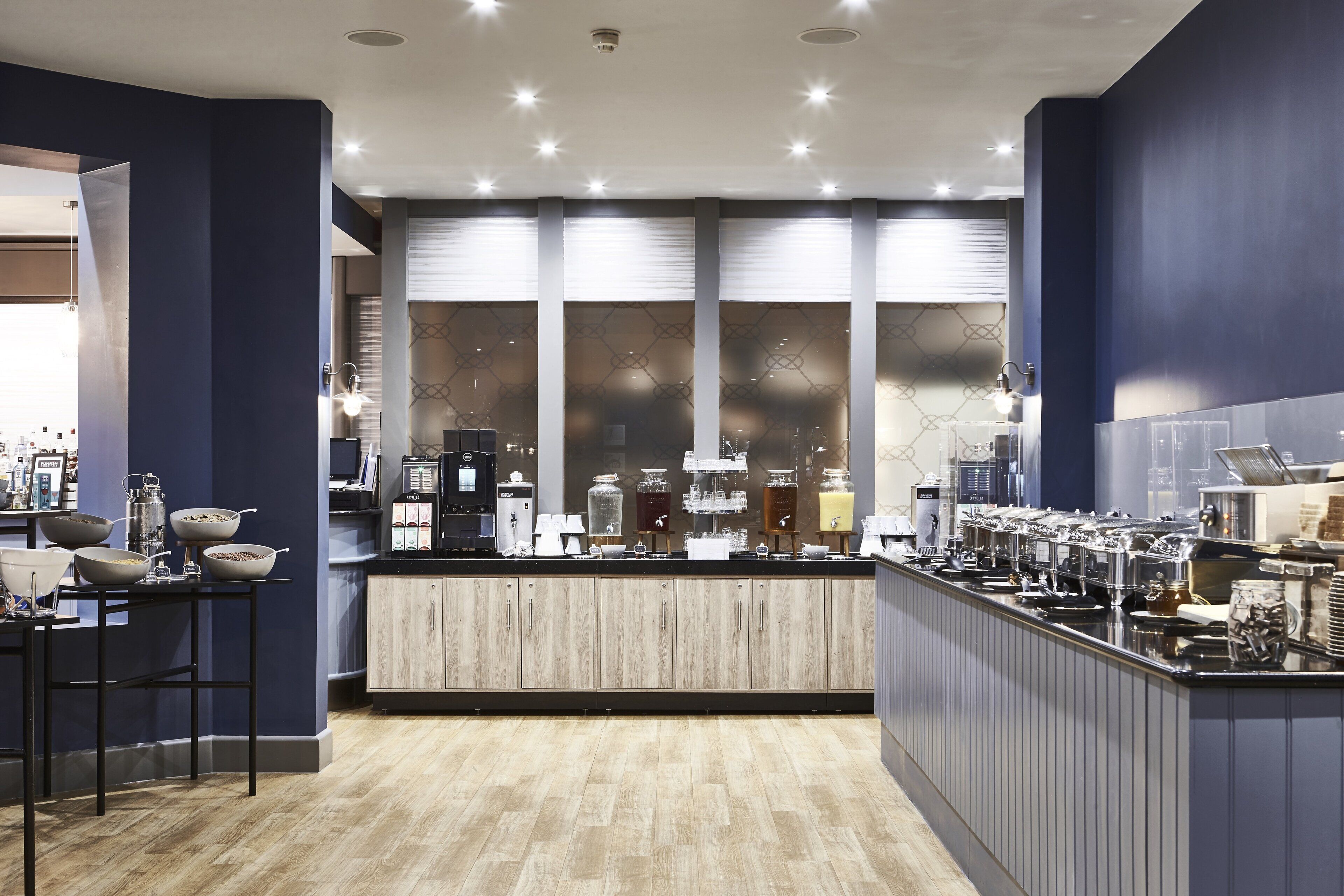 每日供应英式早餐（每人 GBP 15）