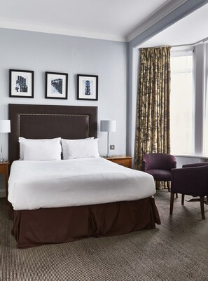 Kamar Double Standar | Meja kerja, setrika/meja setrika, Wi-Fi gratis, dan seprai linen