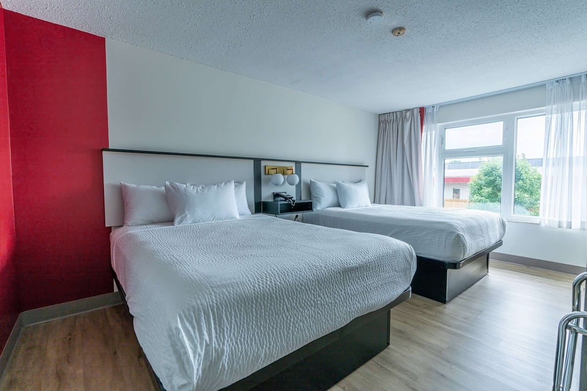 Room, 2 Queen Beds, Non Smoking (Second floor) | Soundproofing, iron/ironing board, free WiFi, bed sheets