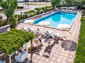2 outdoor pools, pool umbrellas, pool loungers