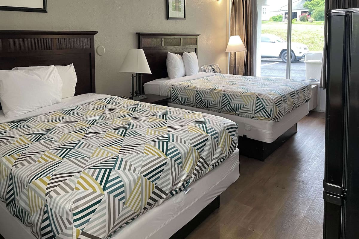 Standard Room, 2 Queen Beds, Non Smoking | 1 bedroom, desk, laptop workspace, free WiFi