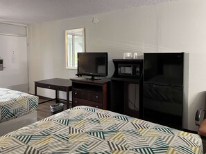 1 habitación, escritorio y espacio para trabajar con laptop 