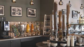 Frokostbuffé hver dag (EUR 18 per person)