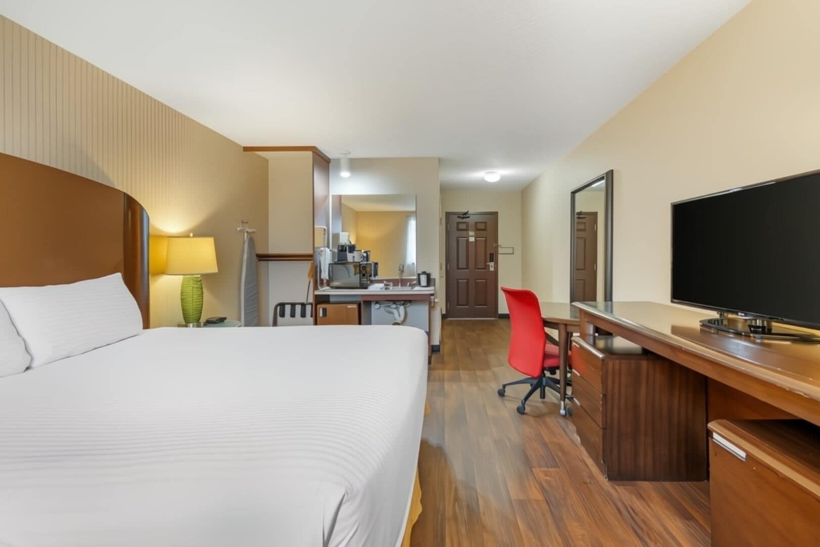 Premium bedding, desk, iron/ironing board, rollaway beds (surcharge)