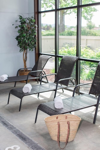 Rogue Regency Inn Medford Airport