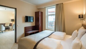 Hypo-allergenic bedding available, in-room safe, blackout drapes - Best Western Plus Hotel Excelsior (Erfurt)