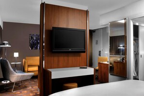 Premium bedding, in-room safe, desk, blackout drapes