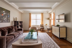 Luxe beddengoed, donsdekens, een minibar, een kluis op de kamer