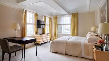 Ropa de cama de alta calidad, cubrecamas y minibar