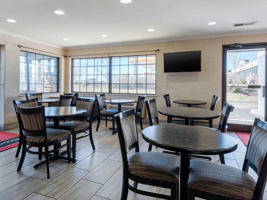 Tägliches inbegriffenes kontinentales Frühstück