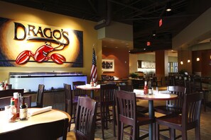 2 restaurants; breakfast, lunch, and dinner served