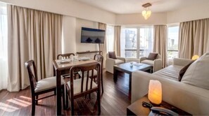 Family Suite | Living area - Park Royal City Buenos Aires (Buenos Aires)