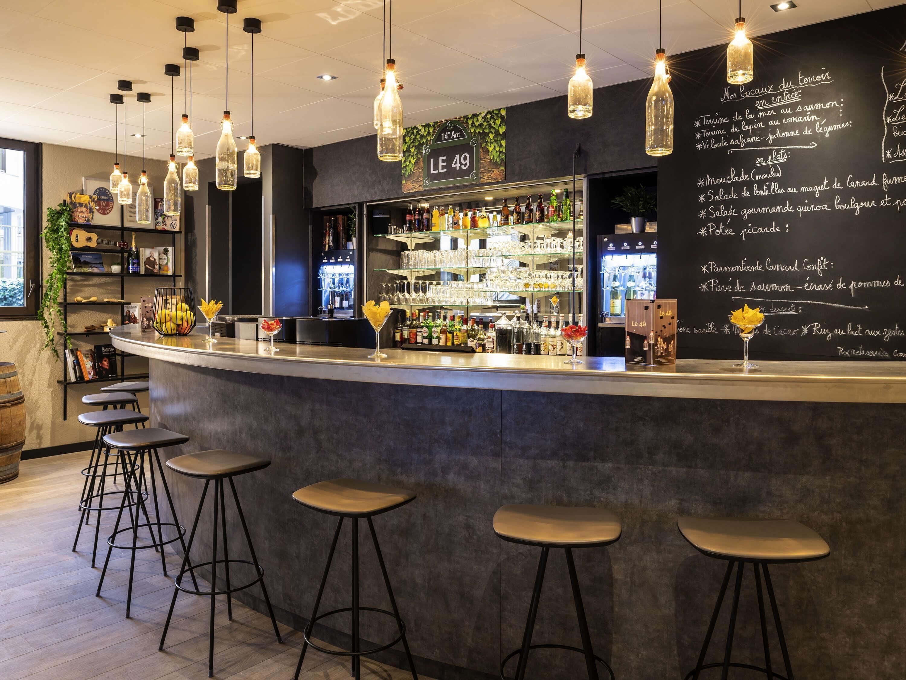 Bar (in der Unterkunft)