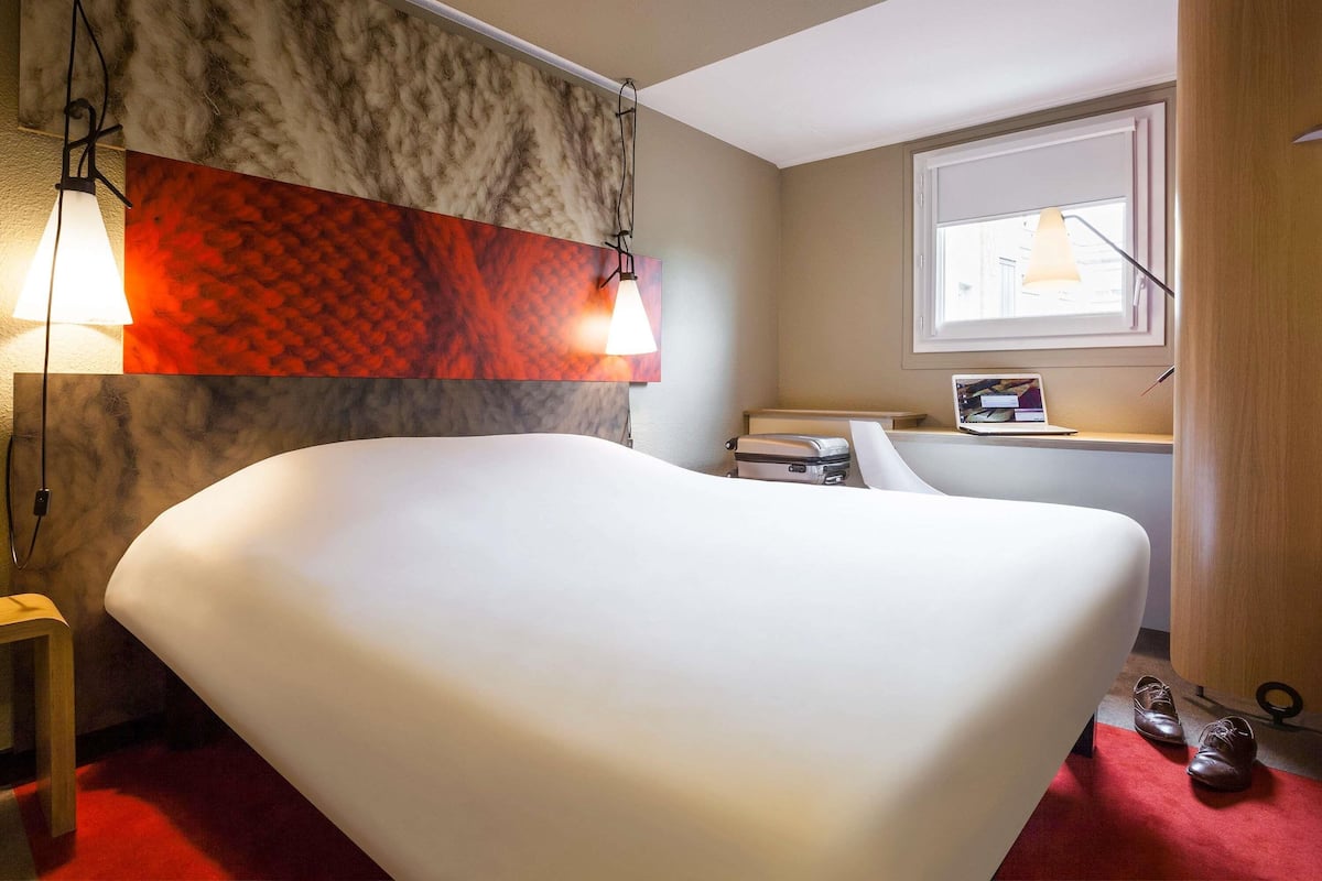 Standard Double Room, 1 Double Bed | Down comforters, desk, soundproofing, iron/ironing board
