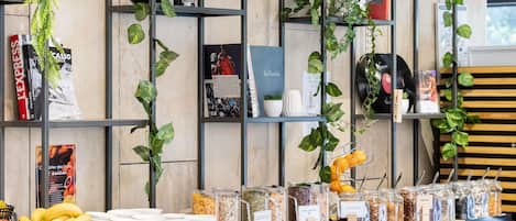 Colazione a buffet, servita tutte le mattine (14.50 EUR a persona)
