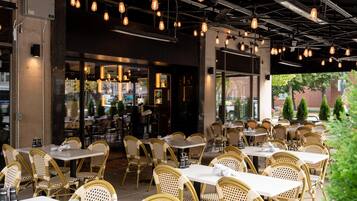 Breakfast, lunch and dinner served