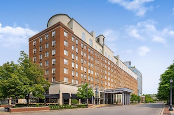 Hilton Orrington / Evanston