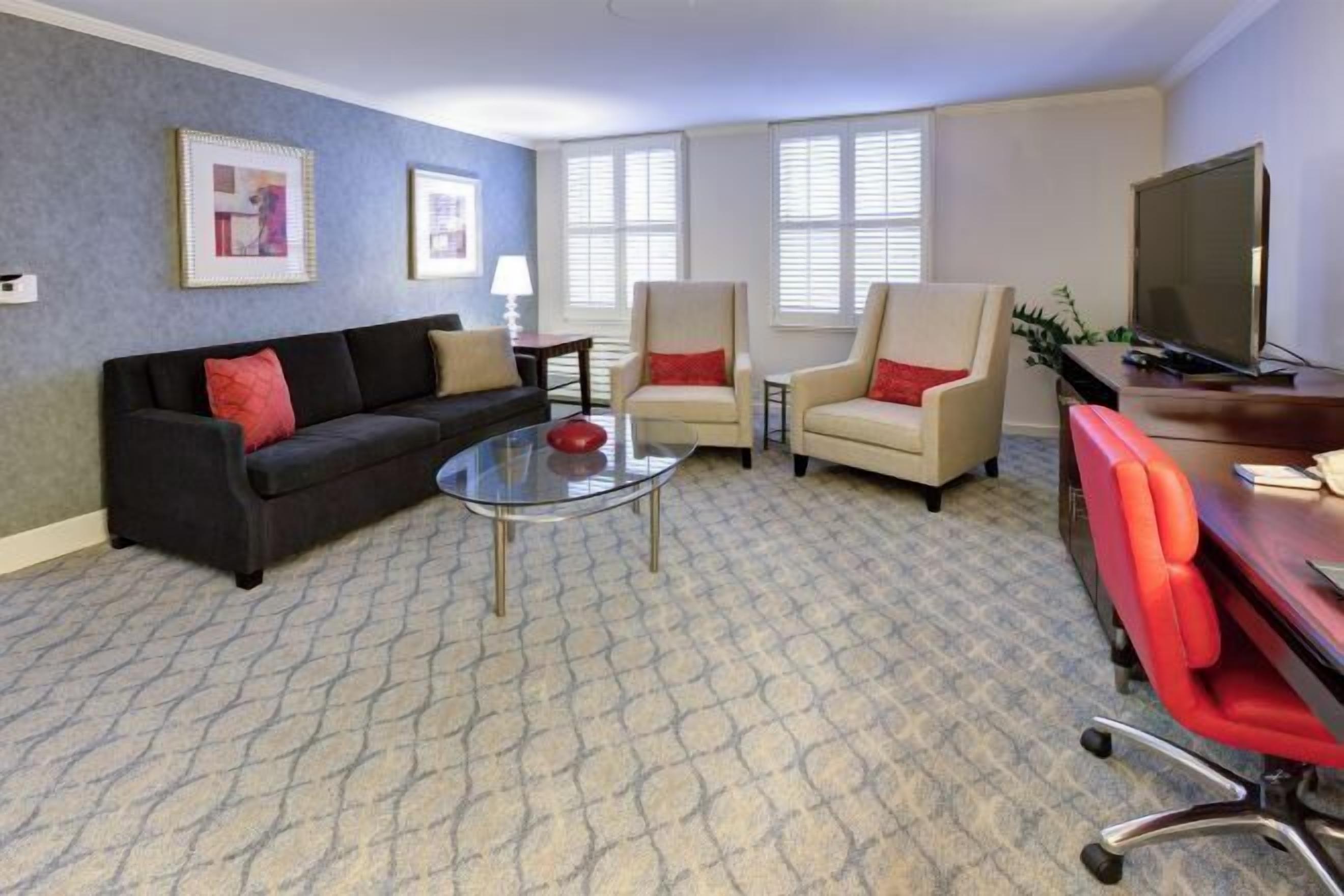 客廳 | 50 吋平面電視連有線電視頻道、電視