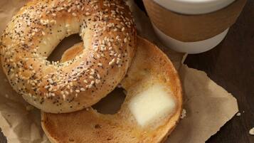 الطعام والشراب