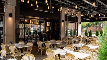 Breakfast, lunch and dinner served