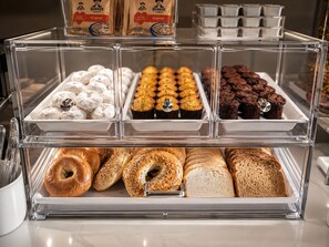 Gratis kontinental frukost varje dag 