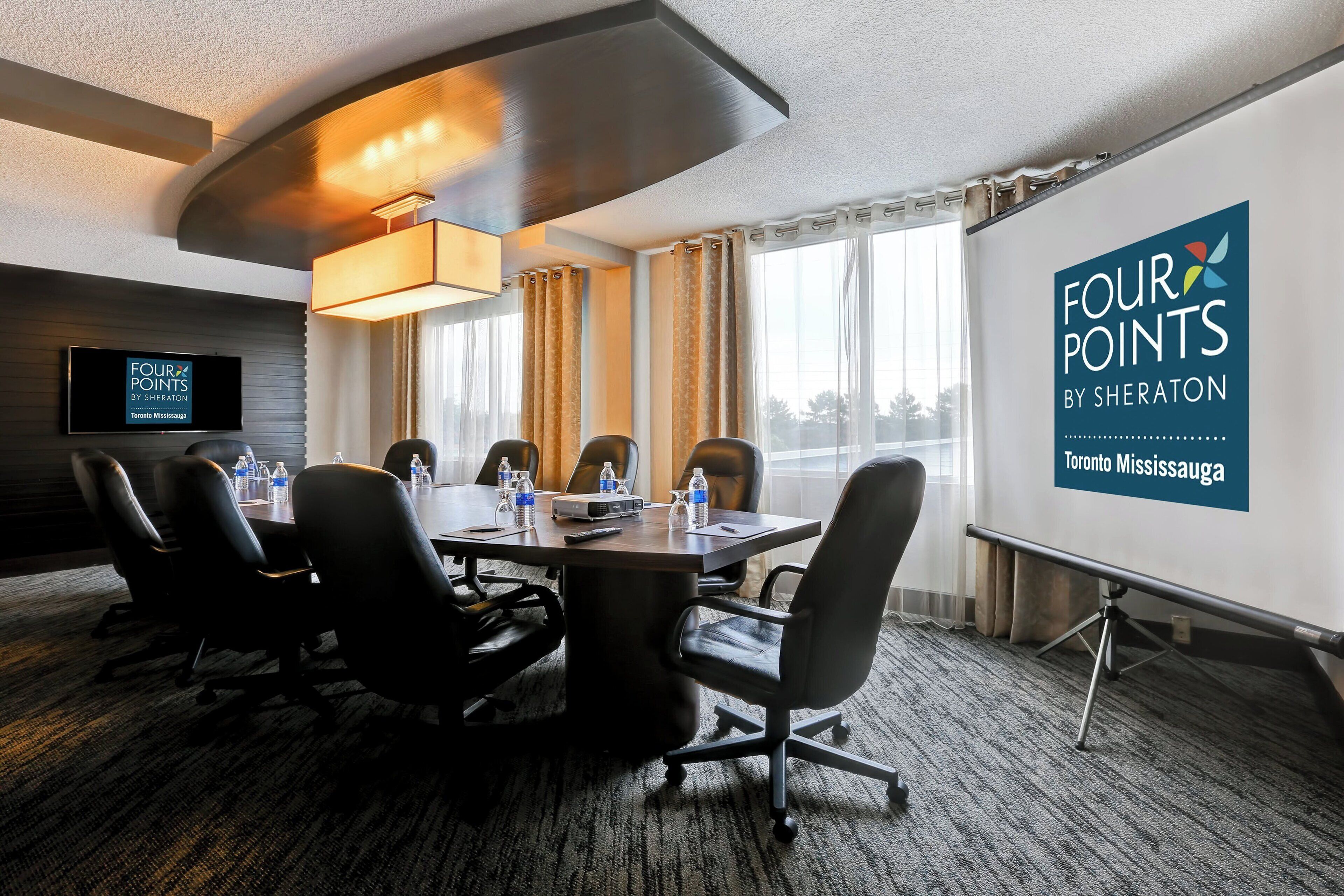 Photo - Four Points by Sheraton Toronto Mississauga