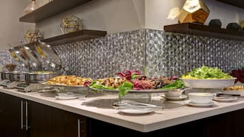 Breakfast and dinner served