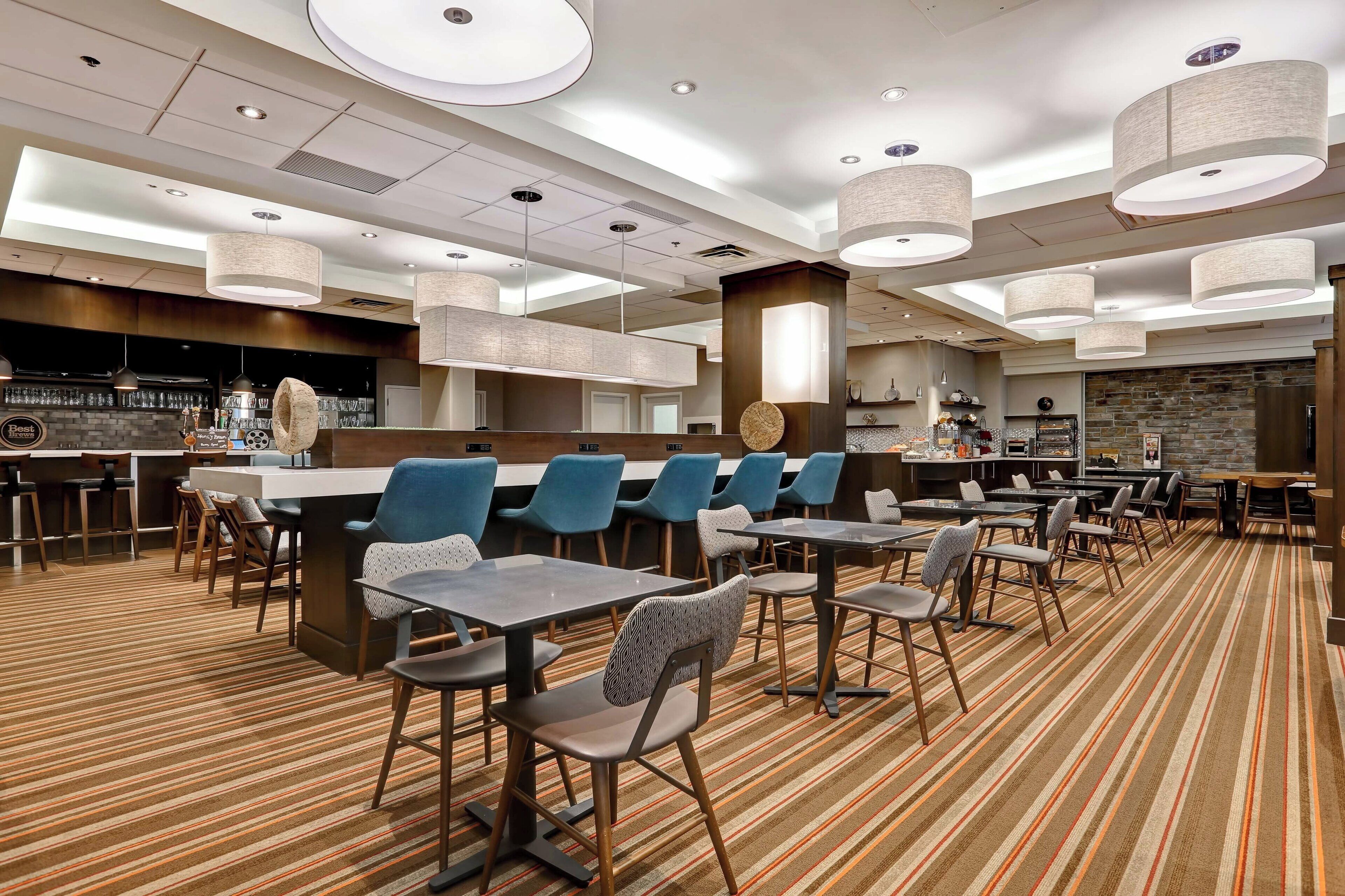 Breakfast and dinner served