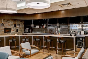 Bar (on property) - Four Points by Sheraton Toronto Mississauga (Mississauga)